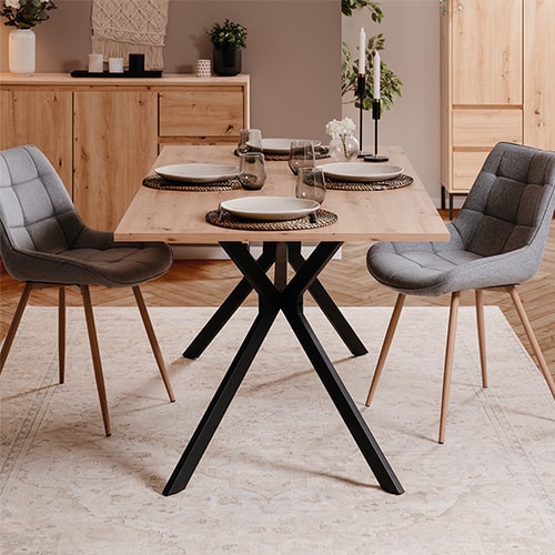 Table à manger rectangulaire 8 pers. 180cm effet chêne clair, piétement noir - Velia
