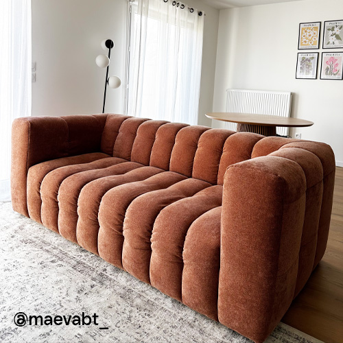 Canapé capitonné 3 places en tissu chenille terracotta - Cester