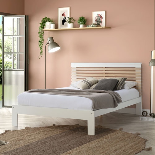 Lit adulte 140x190 cm avec tête de lit à lattes en bois clair / blanc - Lucy