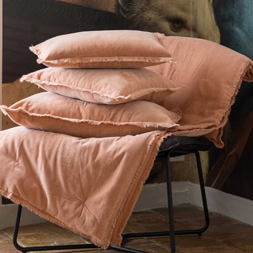 Coussin à frange en velours rose dragée 30 x 50 cm - Fara