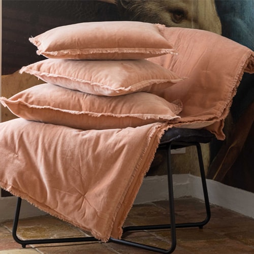 Coussin à frange en velours rose dragée 40 x 65 cm - Fara