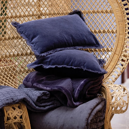Coussin à frange en velours bleu marine 30 x 50 cm - Fara