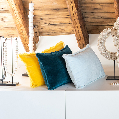 Coussin à frange en velours bleu paon 40 x 65 cm - Fara