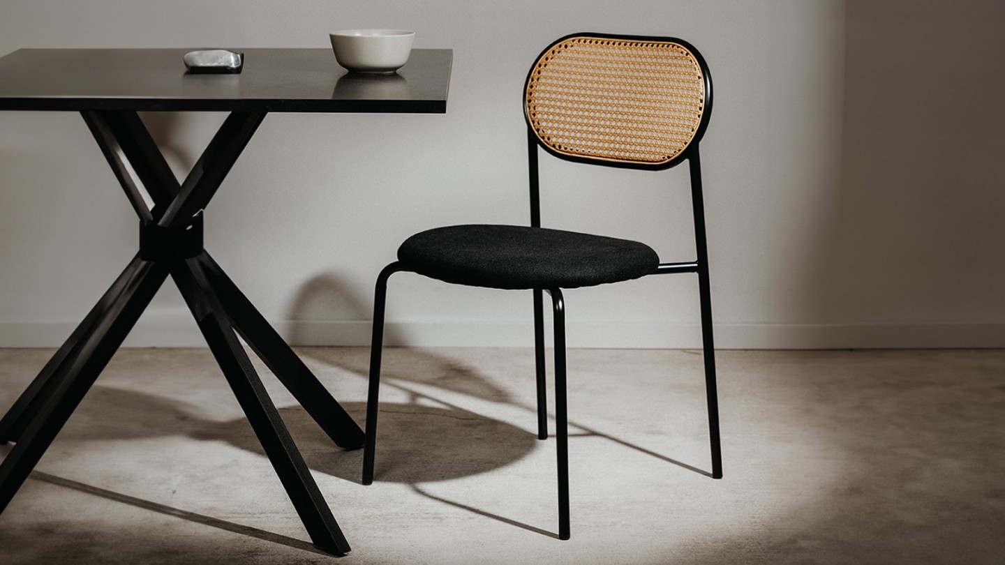 Lot de 4 chaises en tissu noir et cannage - Loyd