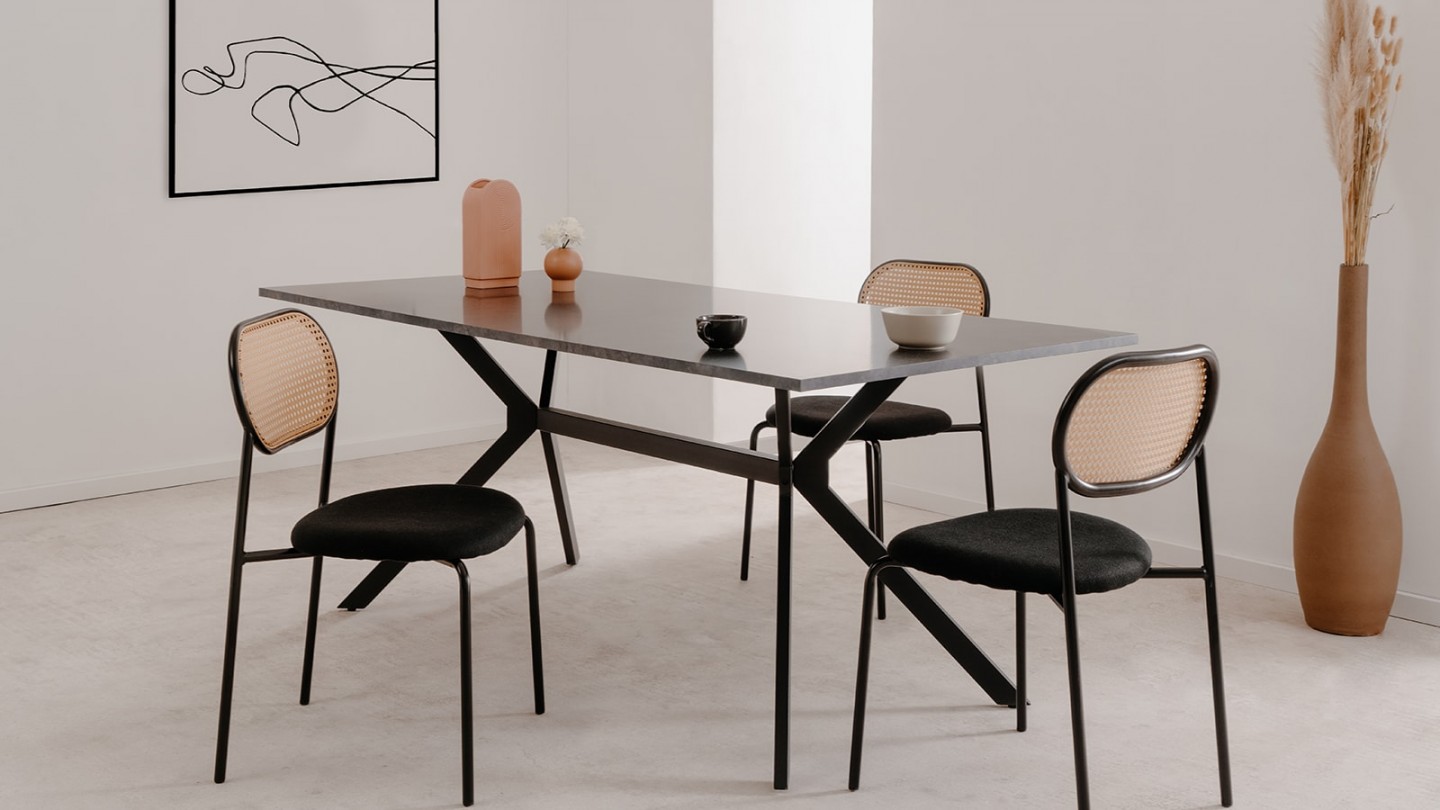 Lot de 4 chaises en tissu noir et cannage - Loyd