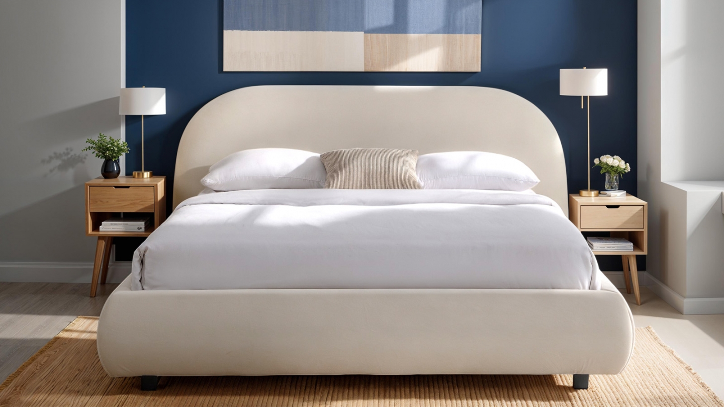 Lit adulte 140x190 cm avec sommier et tête de lit matelassée en velours beige - Maddie