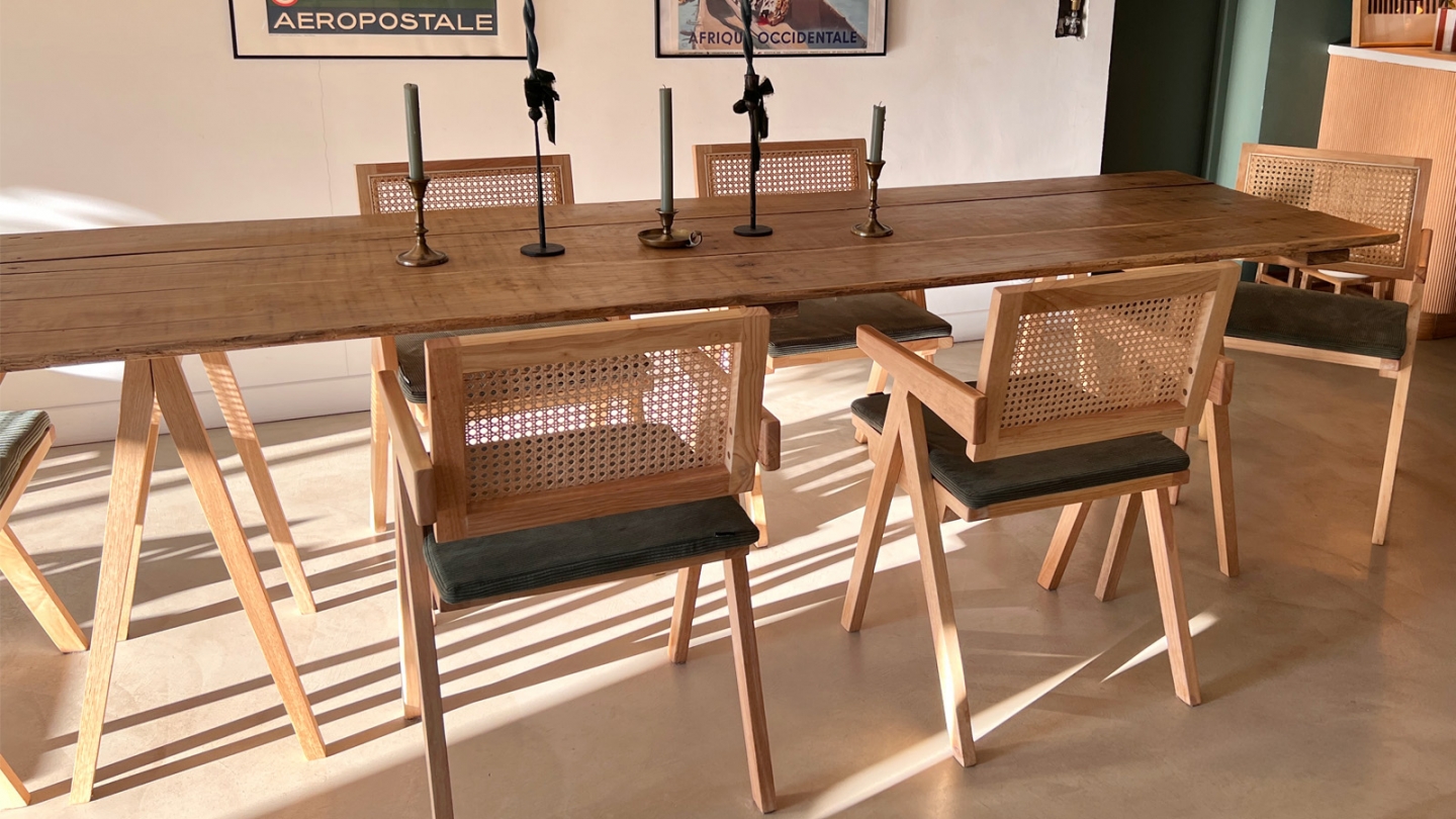 Chaise en bois massif, cannage naturel et velours côtelé vert - Lina