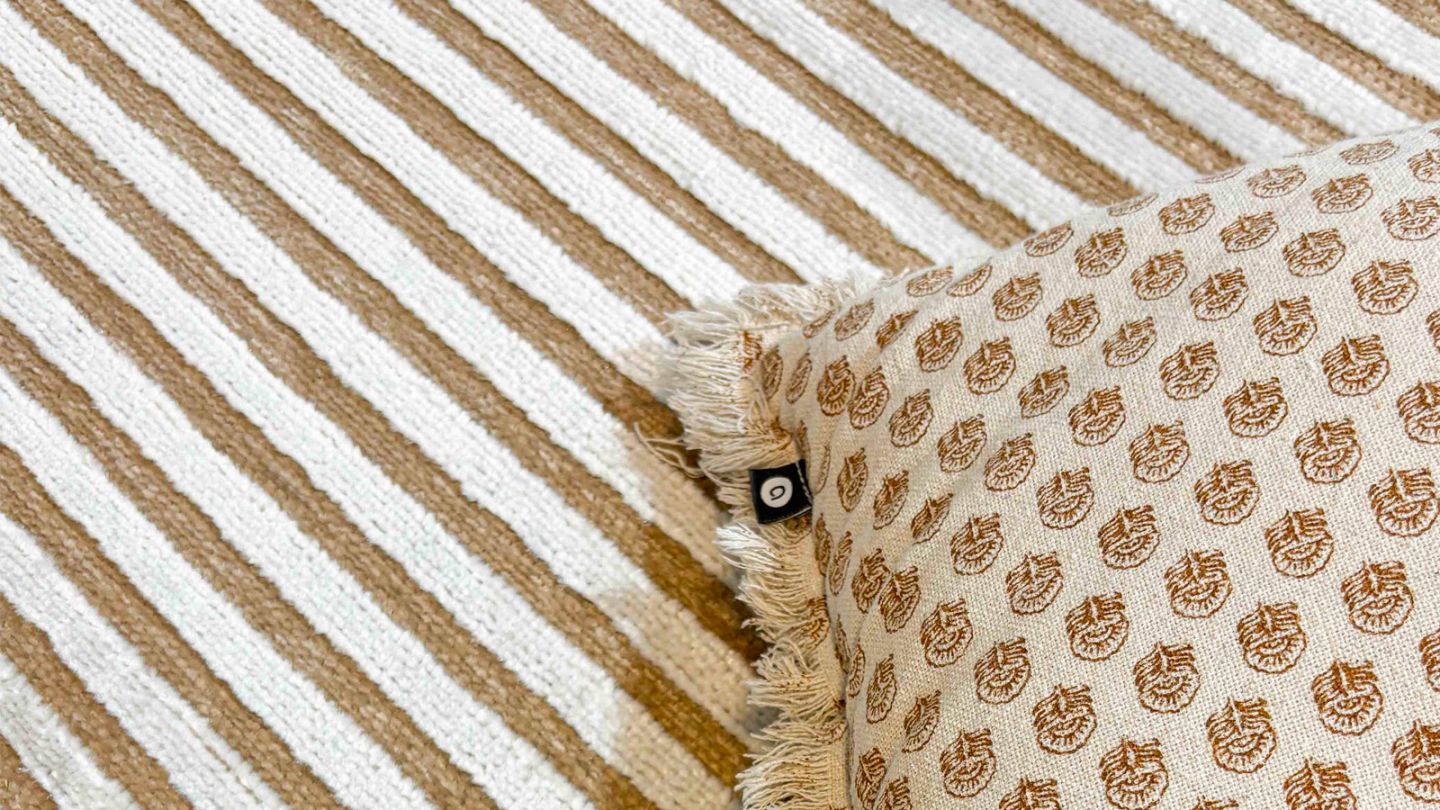 Tapis à rayures fines grises et blanches 160x230 cm - Grazia