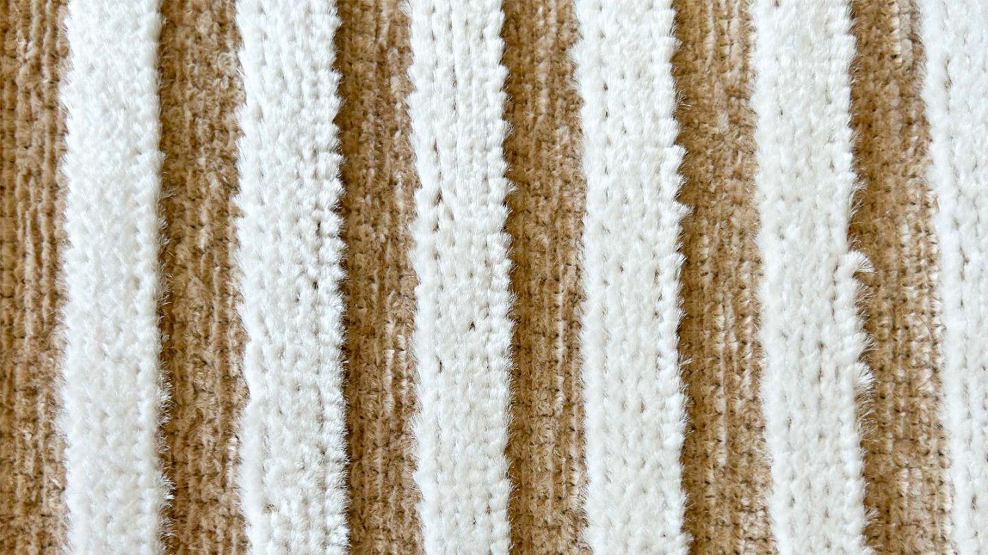 Tapis à rayures fines grises et blanches 240x290 cm - Grazia