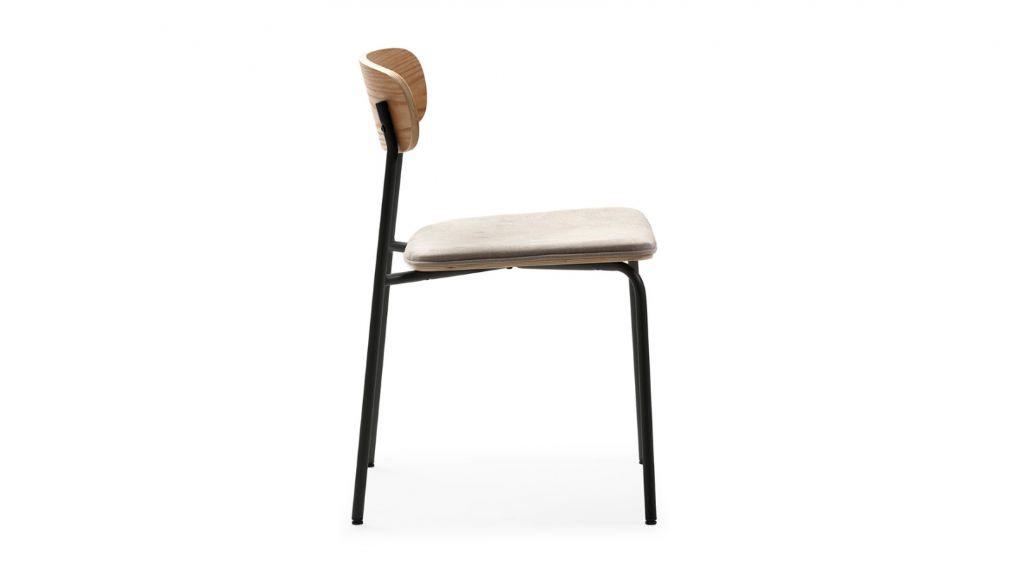 Lot de 2 chaises en tissu taupe et effet bois - Svala