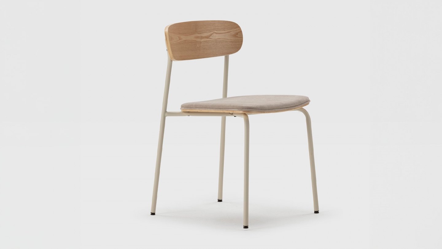 Lot de 2 chaises en tissu beige et effet bois - Svala