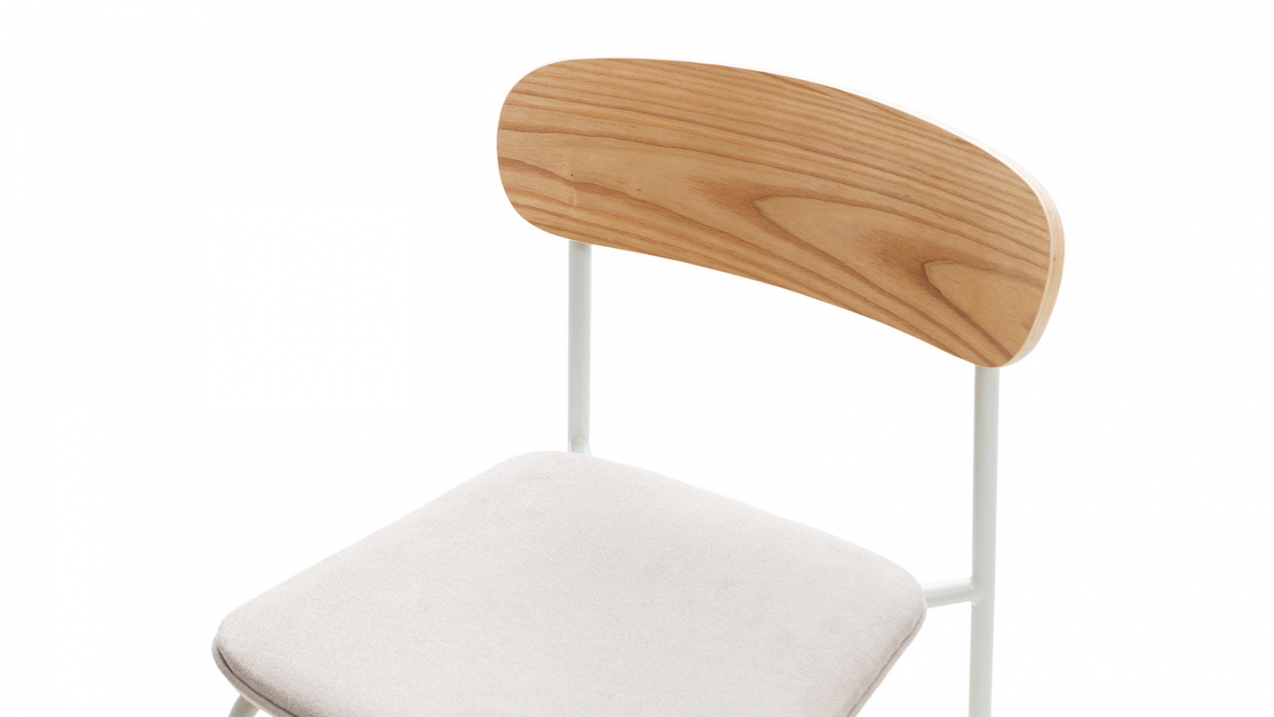 Lot de 2 chaises en tissu beige et effet bois - Svala