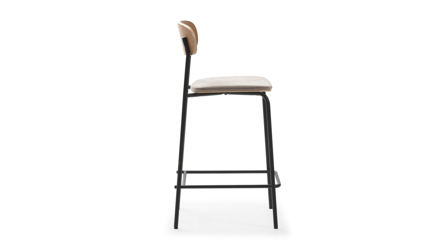 Lot de 2 tabourets de bar en tissu taupe et effet bois - Svala