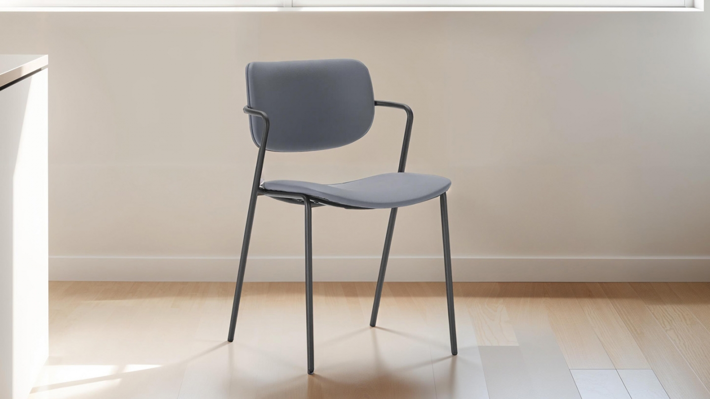 Lot de 2 chaises en simili cuir gris foncé - Skandi