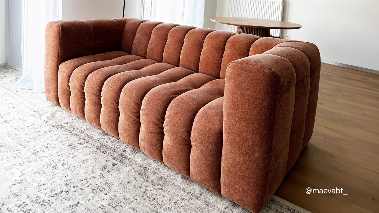 Canapé capitonné 3 places en tissu chenille terracotta - Cester