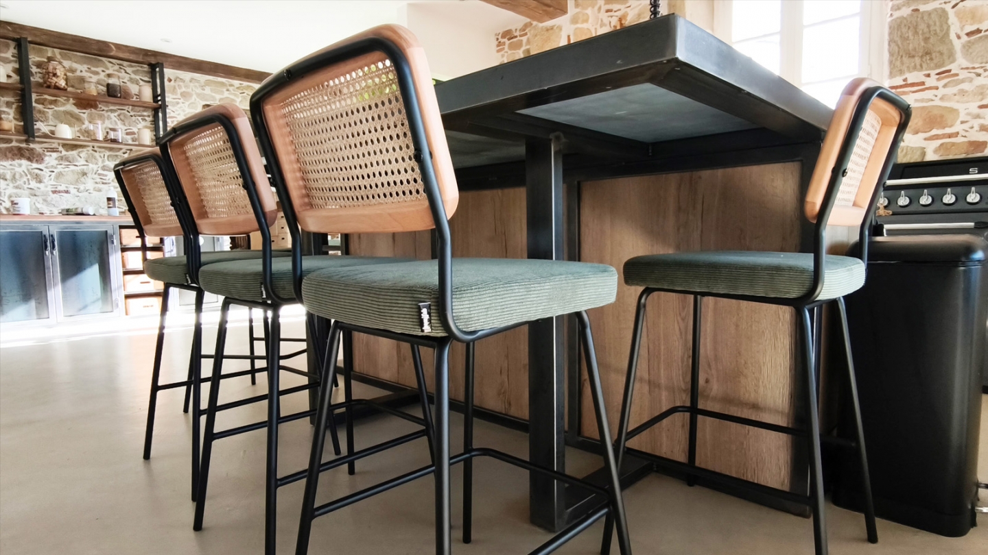 Lot de 2 tabourets de bar en velours côtelé vert et cannage naturel - Muse