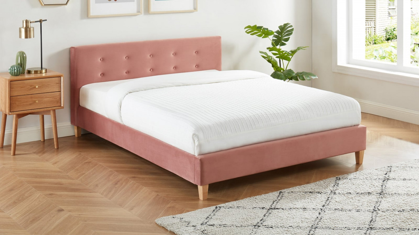 Lit adulte avec tête de lit capitonnée en velours rose blush - sommier à lattes 140x190cm - Collection Milo